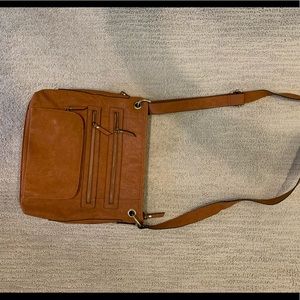 NWOT Bueno Zip Closure Crossbody Bag - Brown